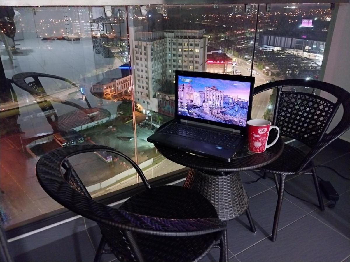Luxe Suites At Skyloft Johor Bahru Exteriör bild